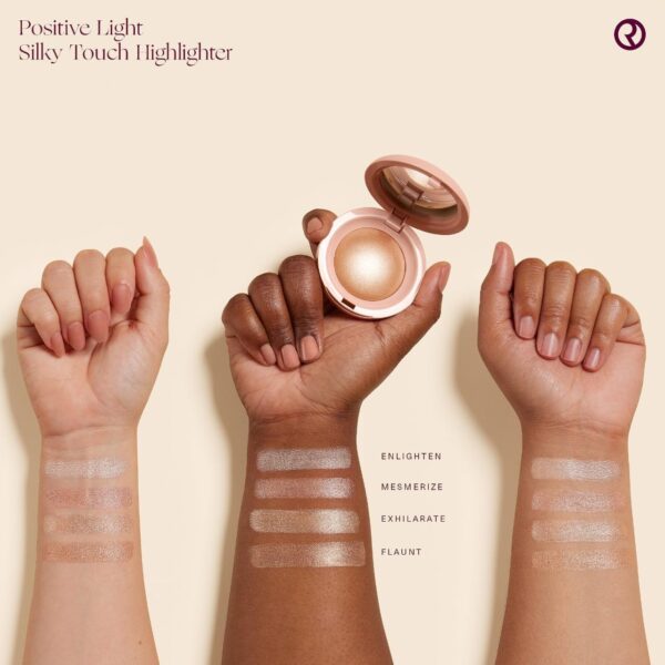 Rare Beauty Positive Light Silky Touch Highlighter - Rozświetlacz - obrazek 4